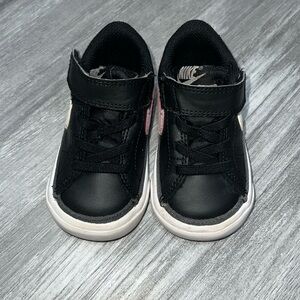 Toddler Nike sneakers